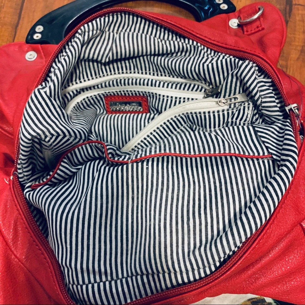 Locale Red Purse with Ruffles - Picture 2 of 3